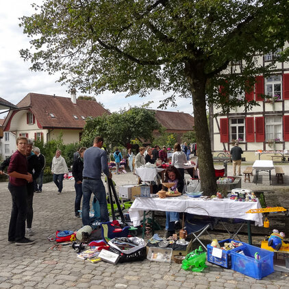 Vorschaubild für die Bildergalerie Flohmarkt 2015